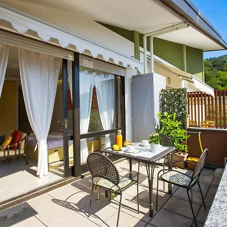 Residenz La Selva Studio-apartments * גיפה
